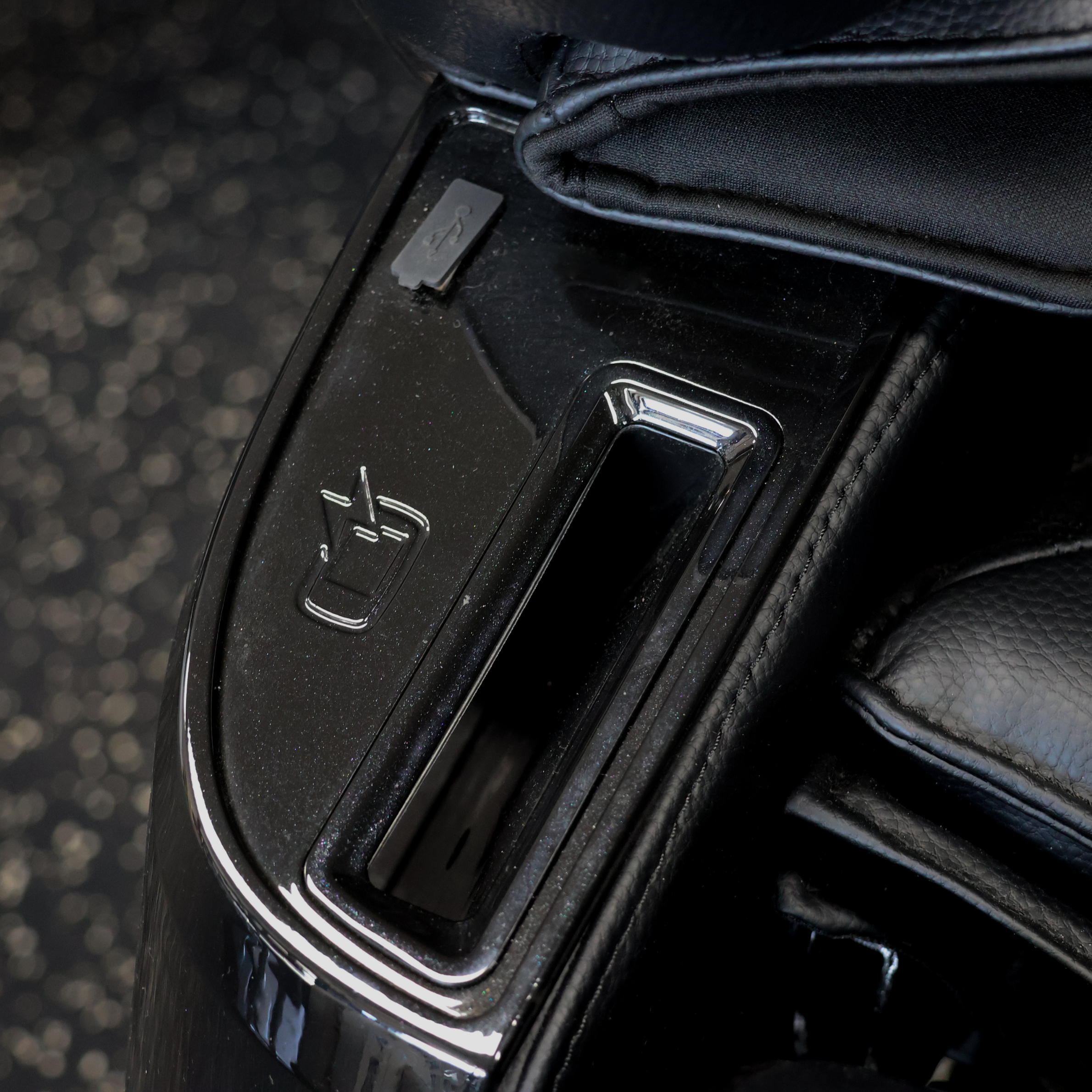 ARROW Signature 3D & 4D Dual Manipulator SL Track Zero Gravity Massage Chair