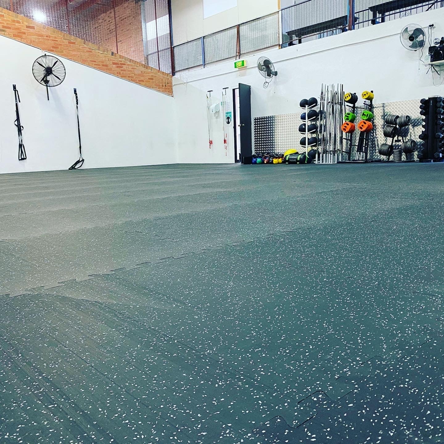 ARROW® 8mm Jigsaw Rubber Gym Flooring